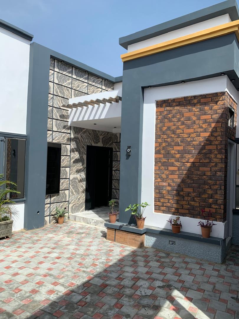 4 bedroom  flat for sale along  Ring road by pass na rijiyar zaki by aisha plaza 