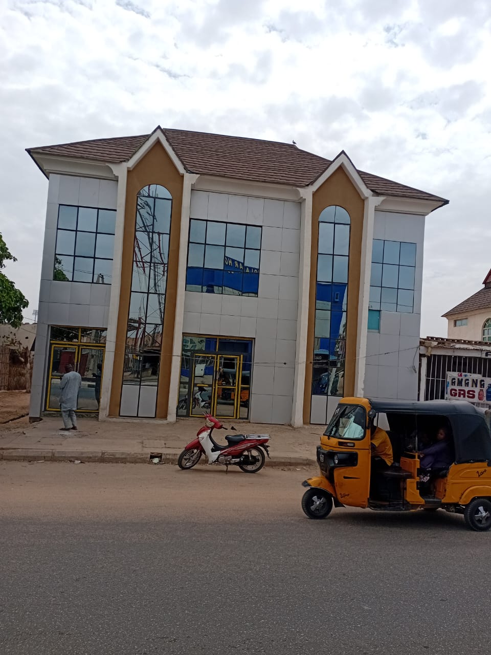 commercial building for sale in sabon titin kwado at 120M