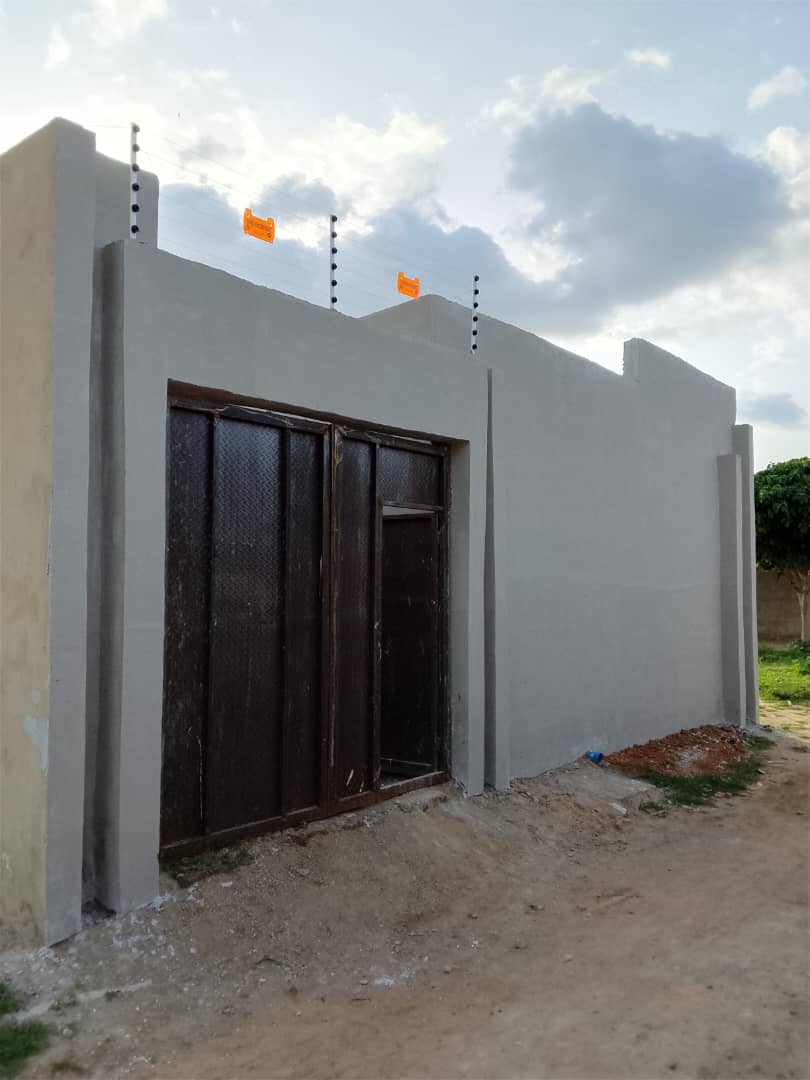 House for sale at Ambassador bayan police housing, Katsina State. Features 	2 bedrooms 	1 Parlor 	Kitchen 	1 parking space 	11M For More details visit our website at www.ubarchitects.ng