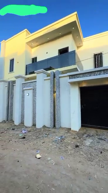  5 bedrooms for sale at Hotoro bypass filin laziyo Kano state 