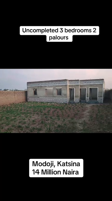 uncompleted 3 bedroom, two parlour for sale at Modoji Katsina State