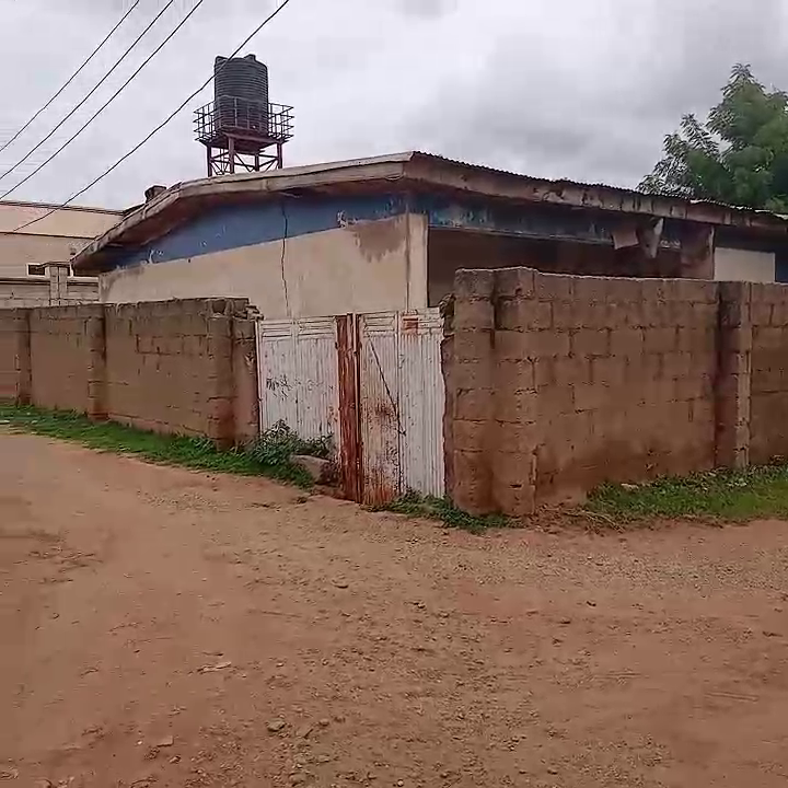 three bedroom for sale at bayajidda road behind golden star club at 30m